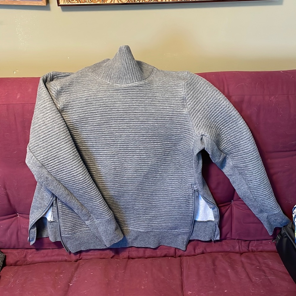 Lightweight sweatshirt